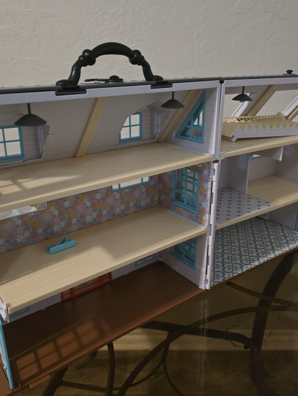 Honey Bee Acres Buzzby Farmhouse - Picture 3 of 6